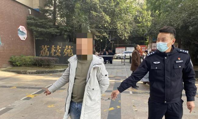 《明日之后》必备工具——自制砍刀制作方法详解（游戏中砍刀必不可少）