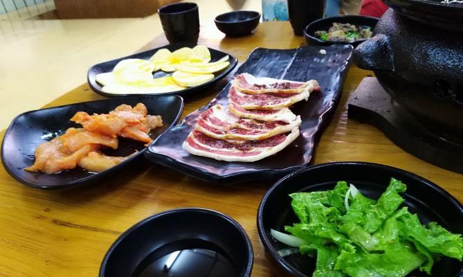 斗牛家四人餐——家庭聚餐的完美选择
